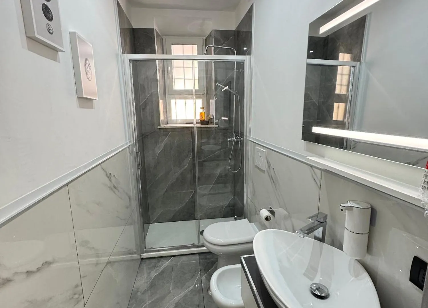 Bellavita House 2Br With Private Parking In 로마 아파트